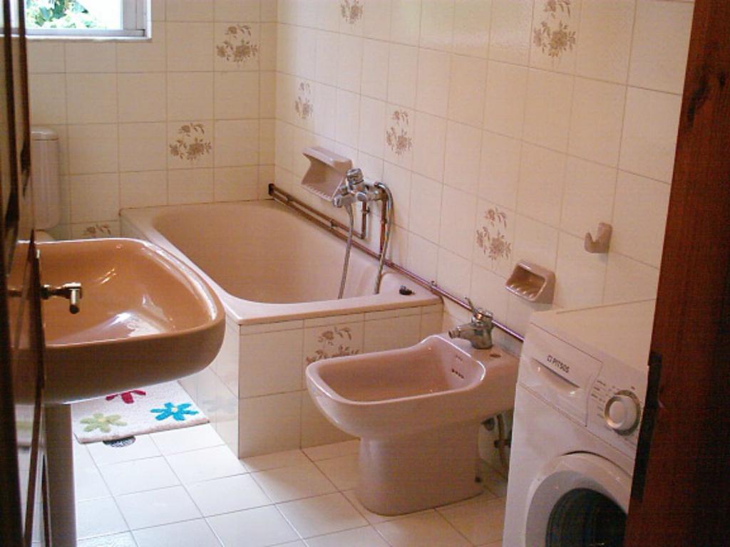 Cornelia Apartment Lakka  Bilik gambar
