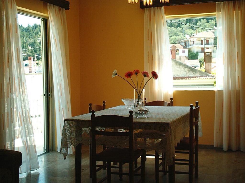 Cornelia Apartment Lakka  Bilik gambar